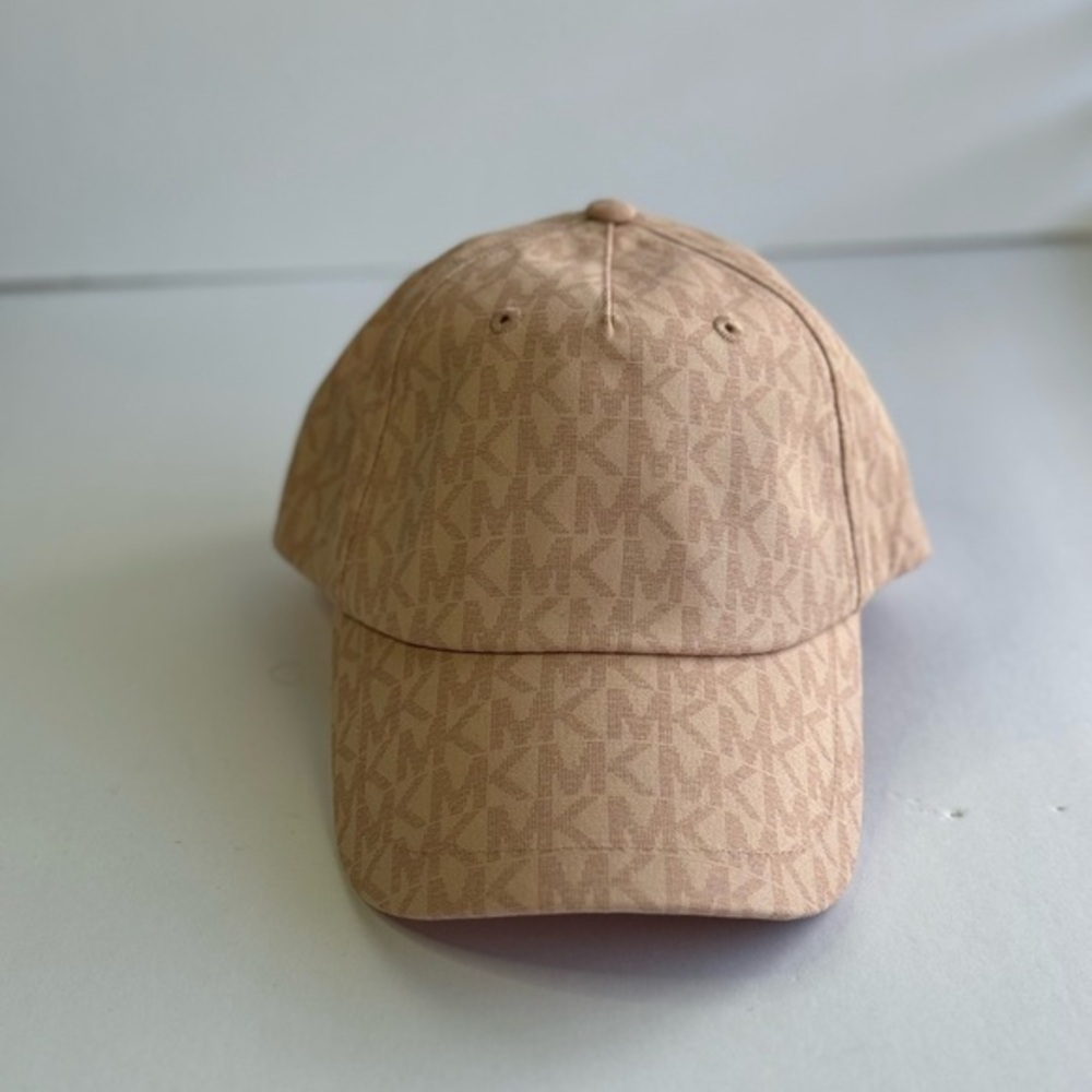 MICHAEL KORS GENUINE BASEBALL CAP Light Pink WITH ADJUSTABLE MK LOGO. NEW